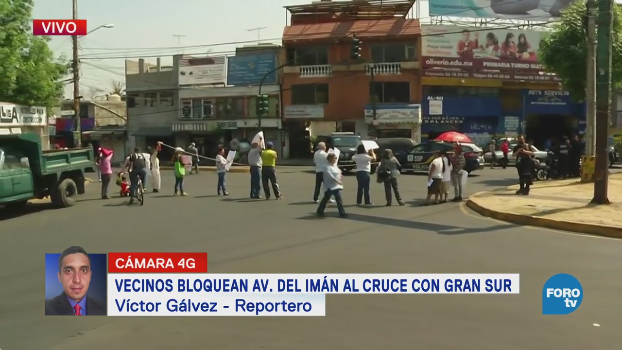 Vecinos de Coyoacán bloquean la avenida del Imán