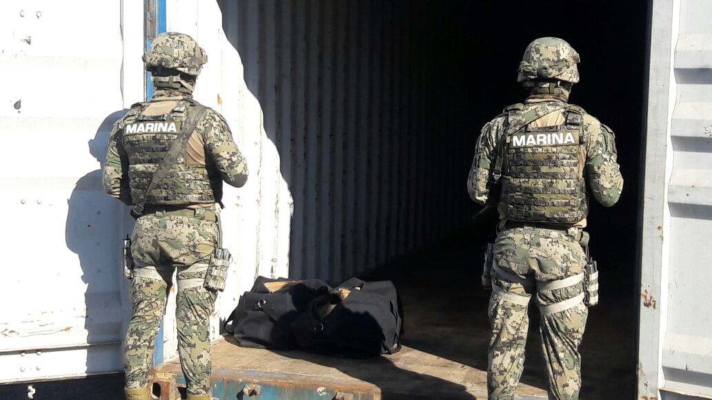 Semar asegura dos maletas con cocaína en Colima con destino a China