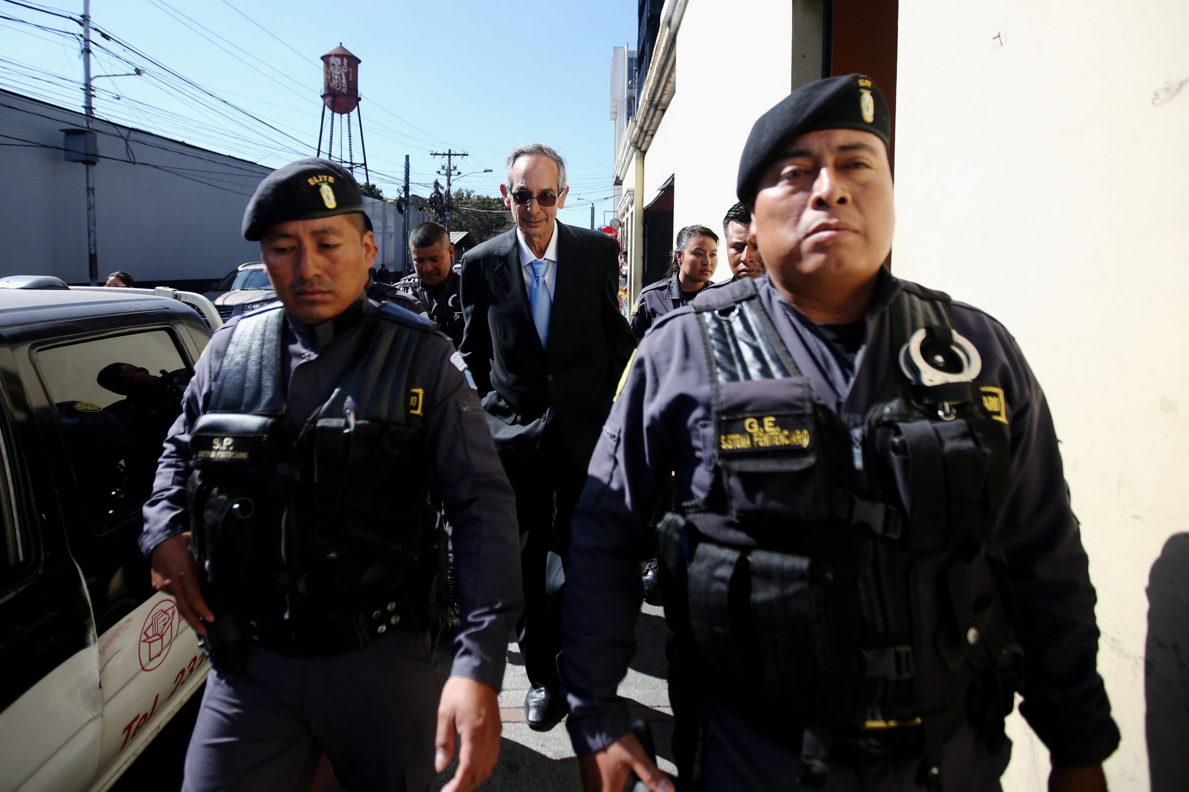 Procesan por fraude al expresidente de Guatemala Álvaro Colom