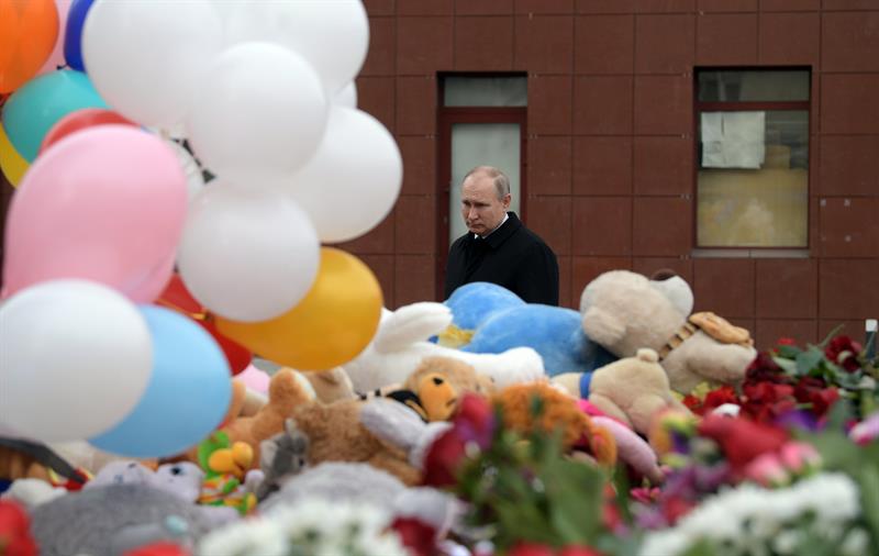 De los 64 muertos por incendio en centro comercial ruso, 41 son niños