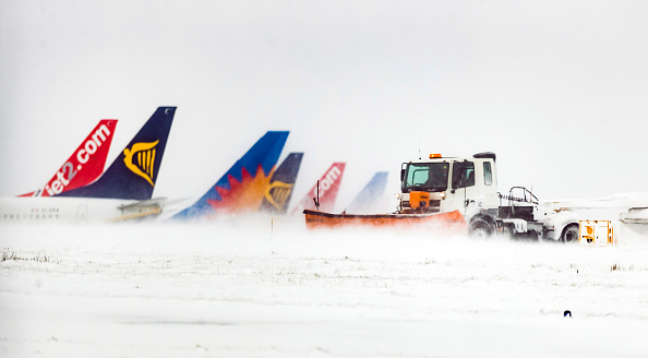 Más de 300 vuelos cancelados en Londres por el temporal de nieve
