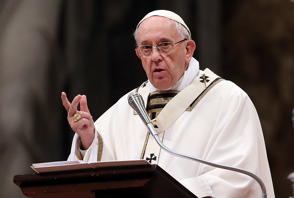 Papa Francisco dice que se operará de cataratas el próximo año