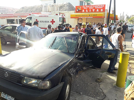 Accidente vehicular en Coatzacoalcos deja seis lesionados