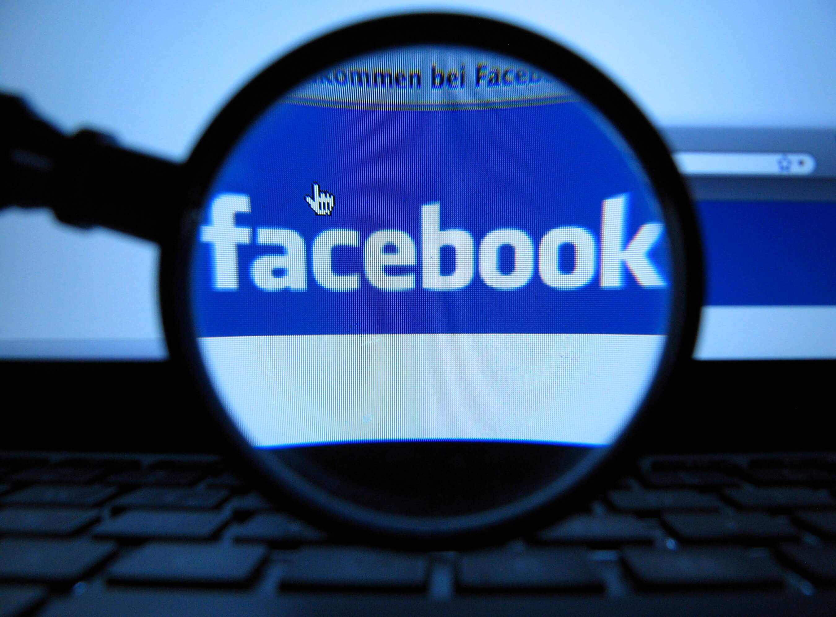 Acciones de Facebook retroceden tras reportes de uso incorrecto de datos