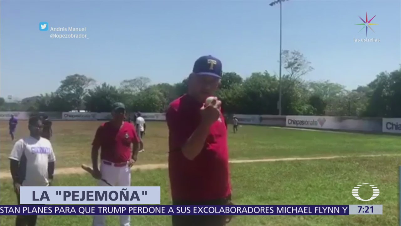 AMLO difunde nuevo video de entrenamiento con el equipo de béisbol 'Guacamayas'