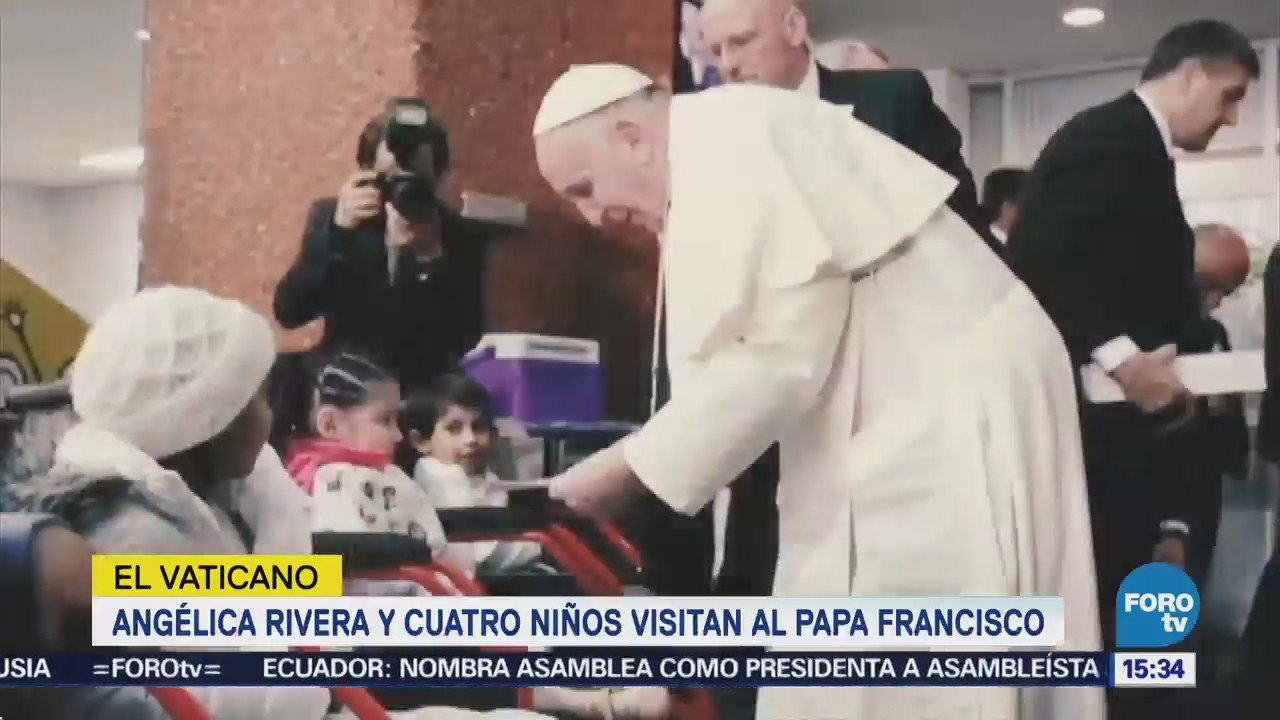Angélica Rivera y cuatro niños visitan al papa