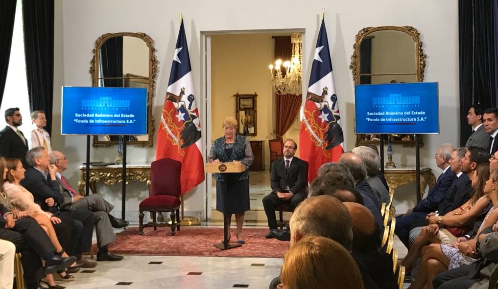 Bachelet promulga última ley antes de entregar la Presidencia de Chile