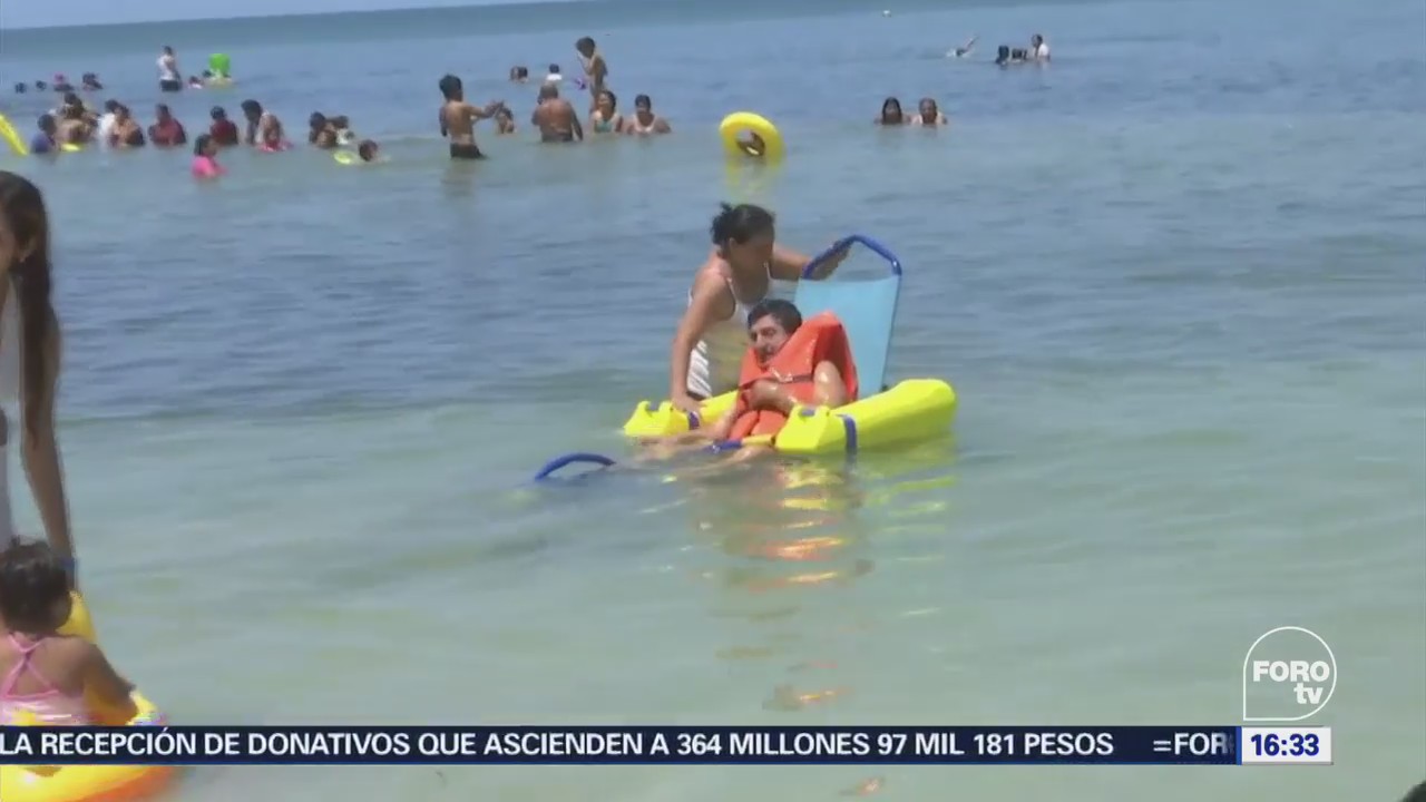 Ballena provoca naufragio de una lancha en Puerto Escondido, Oaxaca