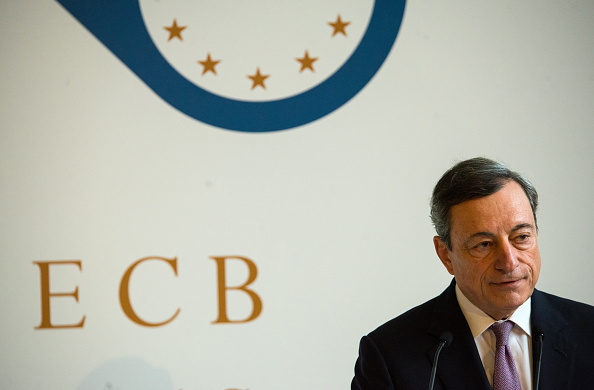 BCE: Fin a compras de bonos cuando la inflación se encamine