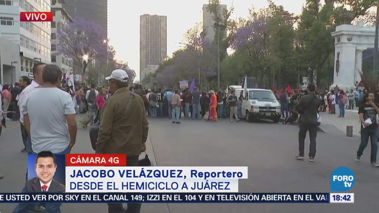 Bloquean Avenida Juárez Final Marcha Estudiantes Ayotzinapa