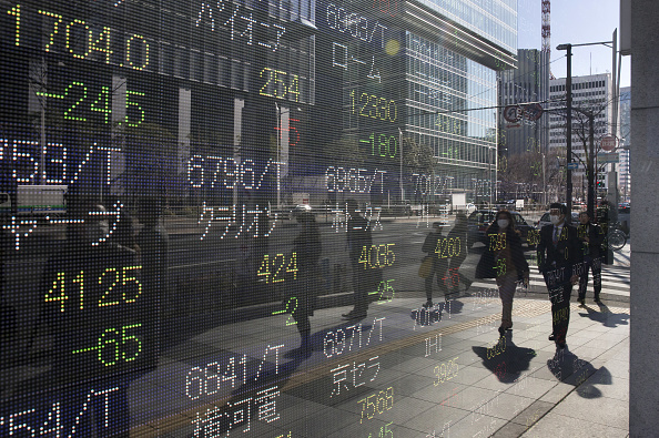 Bolsa de Tokio sube por recuperación del dólar