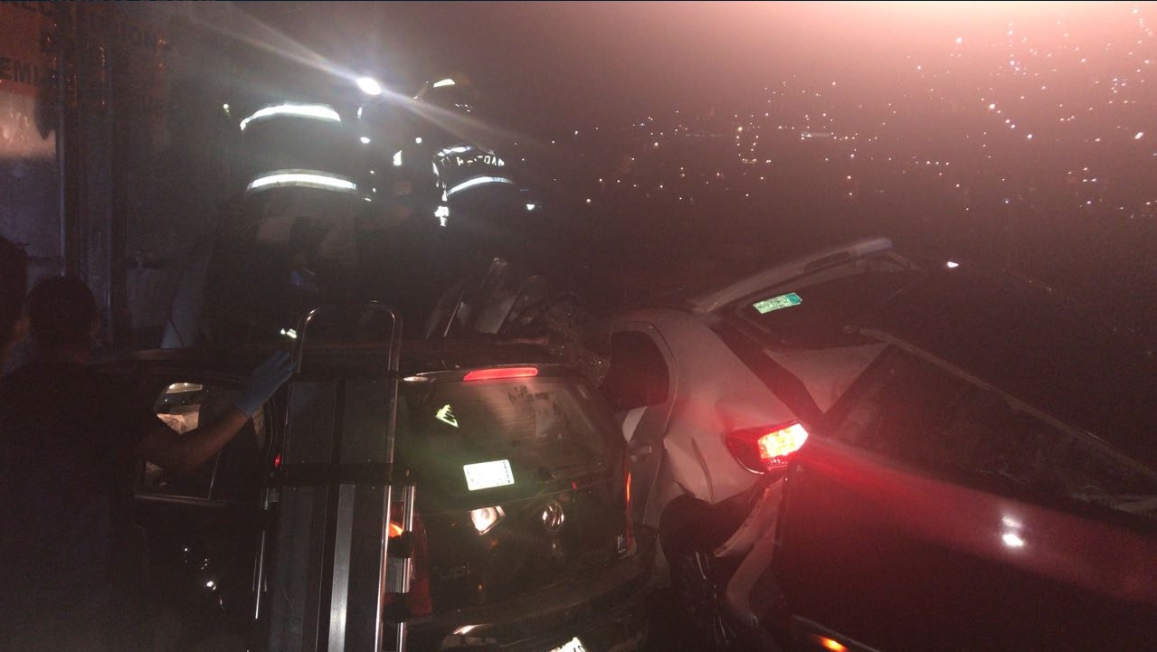 camion embiste 10 autos en autopista mexico puebla
