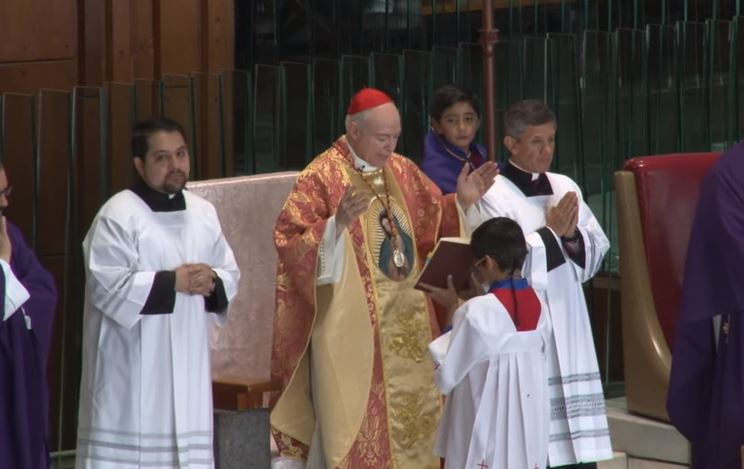 cardenal aguiar campaña familia arzobispo estabiliadad