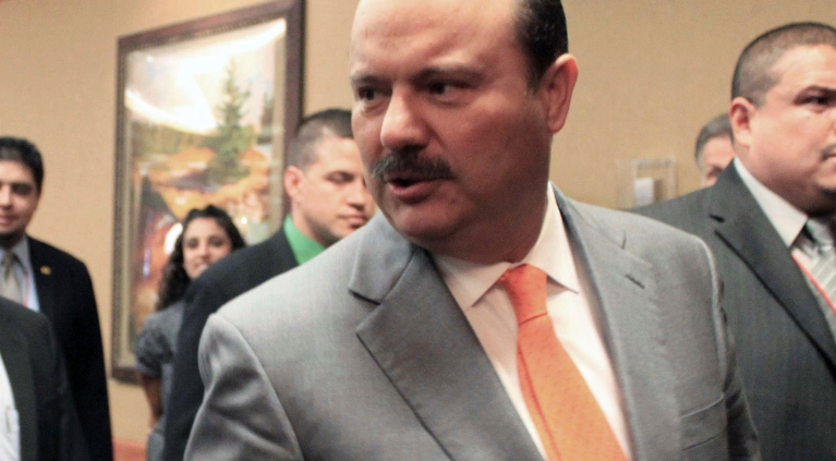 César Duarte aún enfrenta 11 órdenes de aprehensión, una por delitos federales