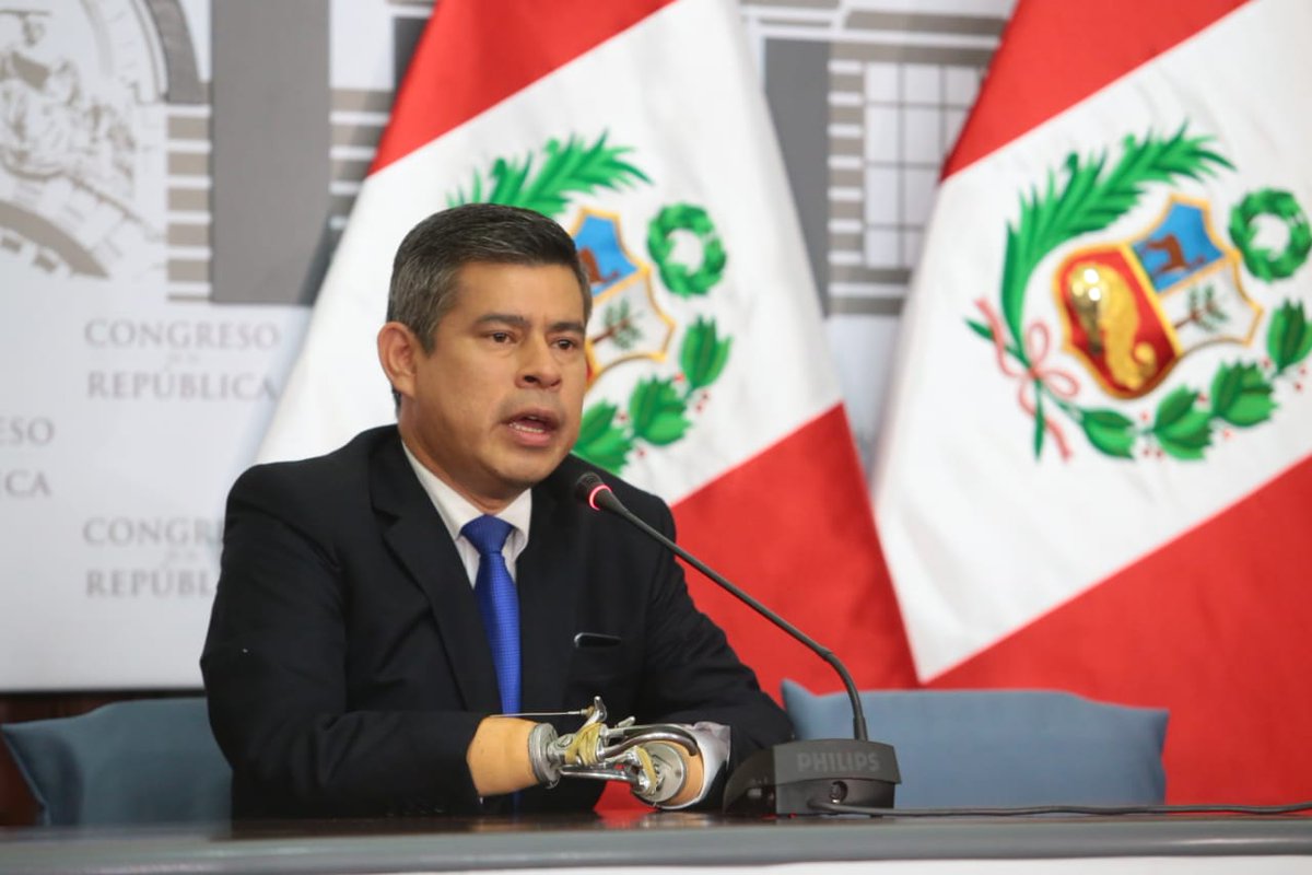 Congreso Perú inicia debate renuncia presidente Kuczynski