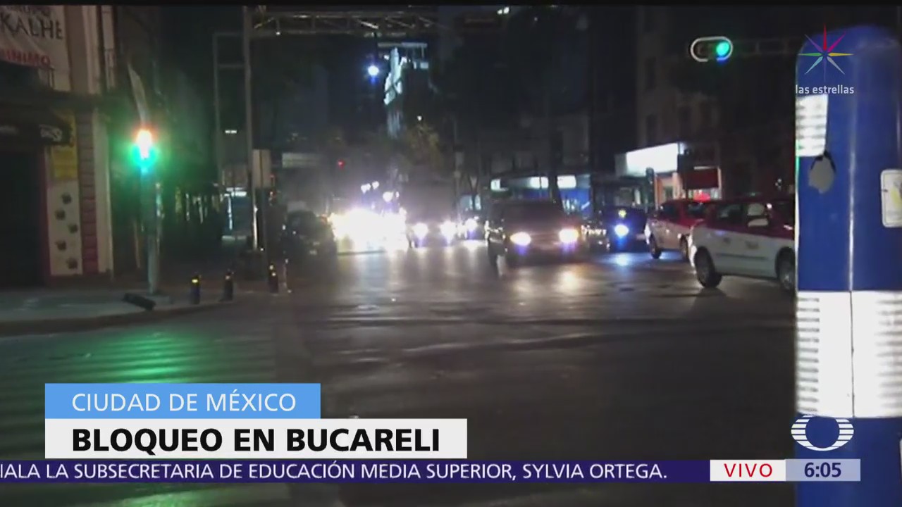 Continúa bloqueo en avenida Bucareli, CDMX