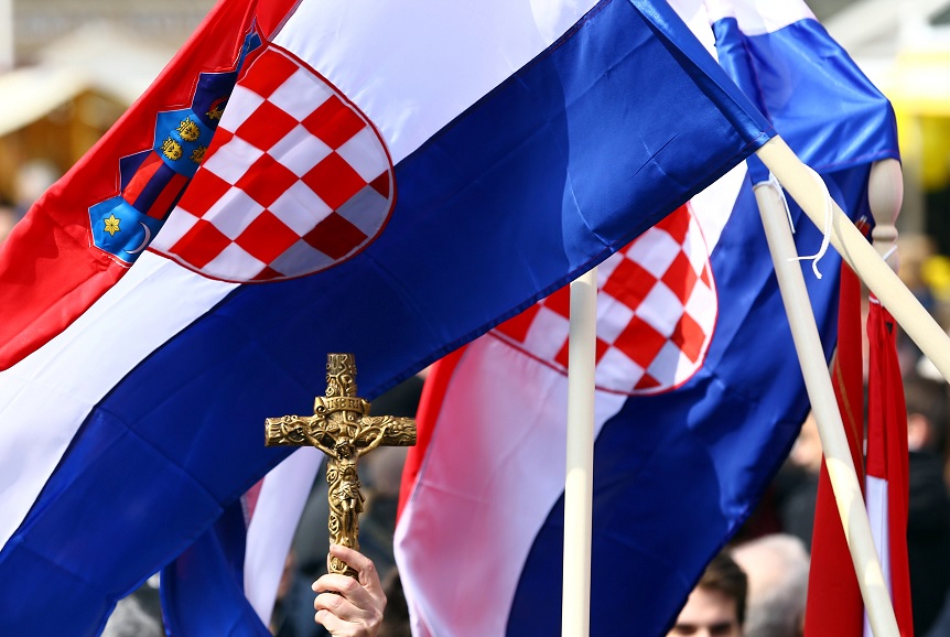 Ultraderechistas en Croacia marchan contra matrimonios homosexuales