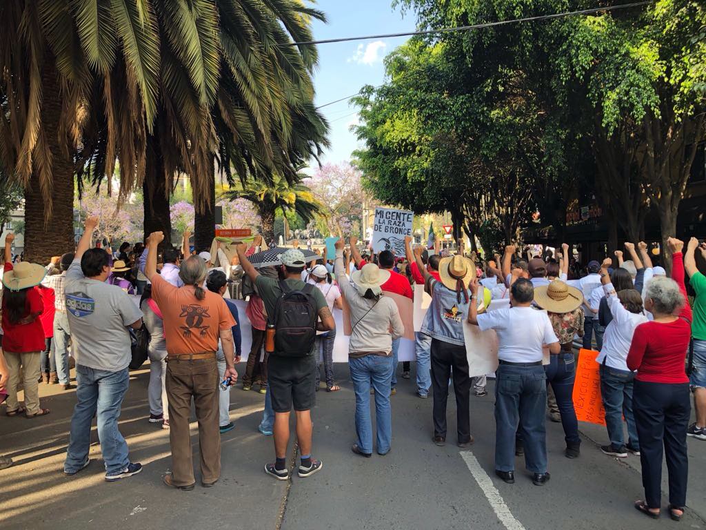Damnificados por el sismo del 19-S marchan en la CDMX