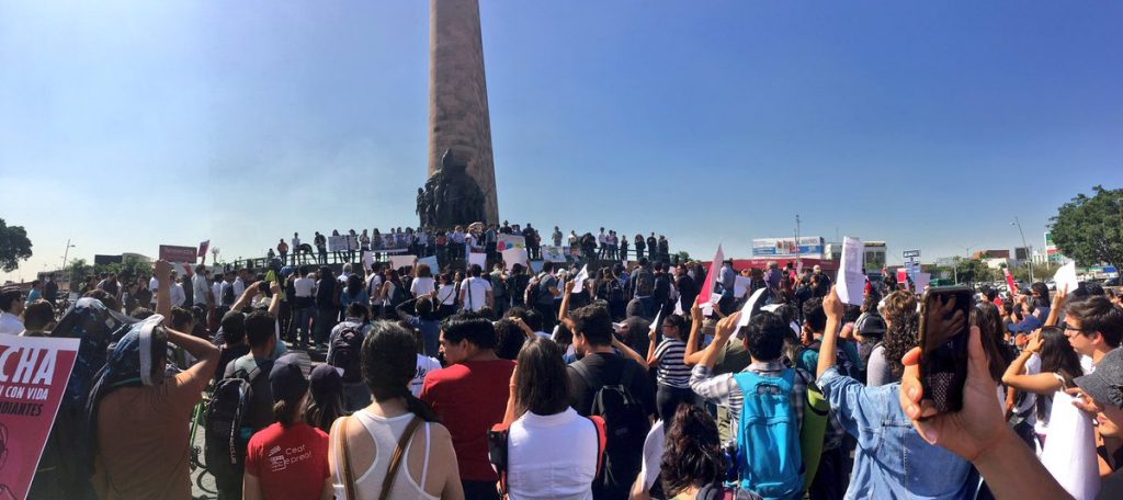 Marchan en Jalisco por estudiantes de cine desaparecidos