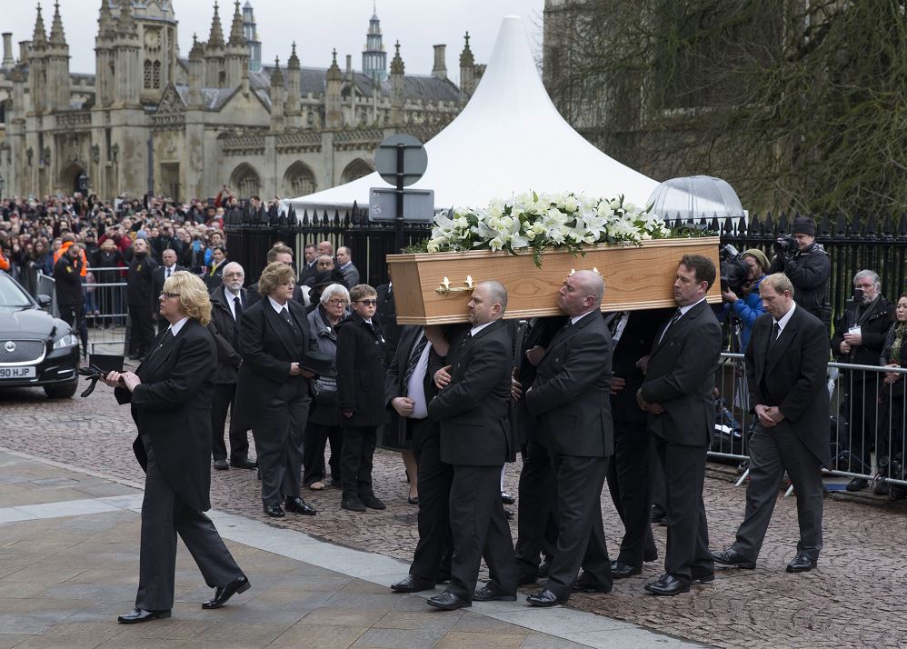 Amigos y familiares despiden a Hawking en funeral privado en Cambridge
