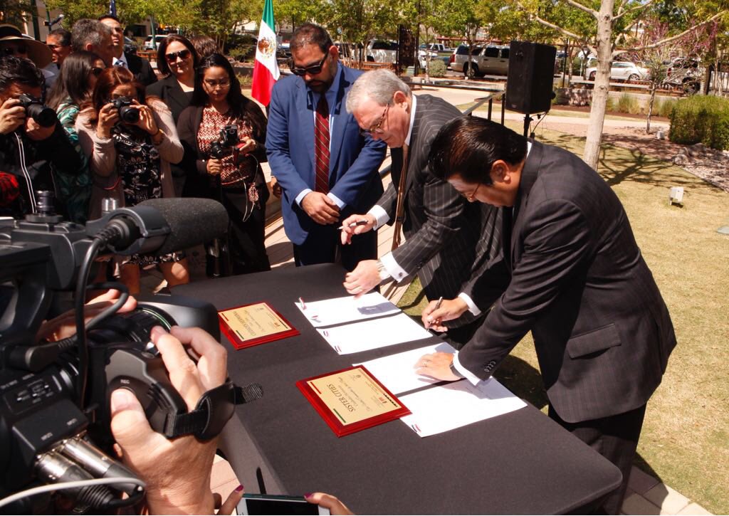 Firman convenio alcaldes de El Paso y Cd. Juárez