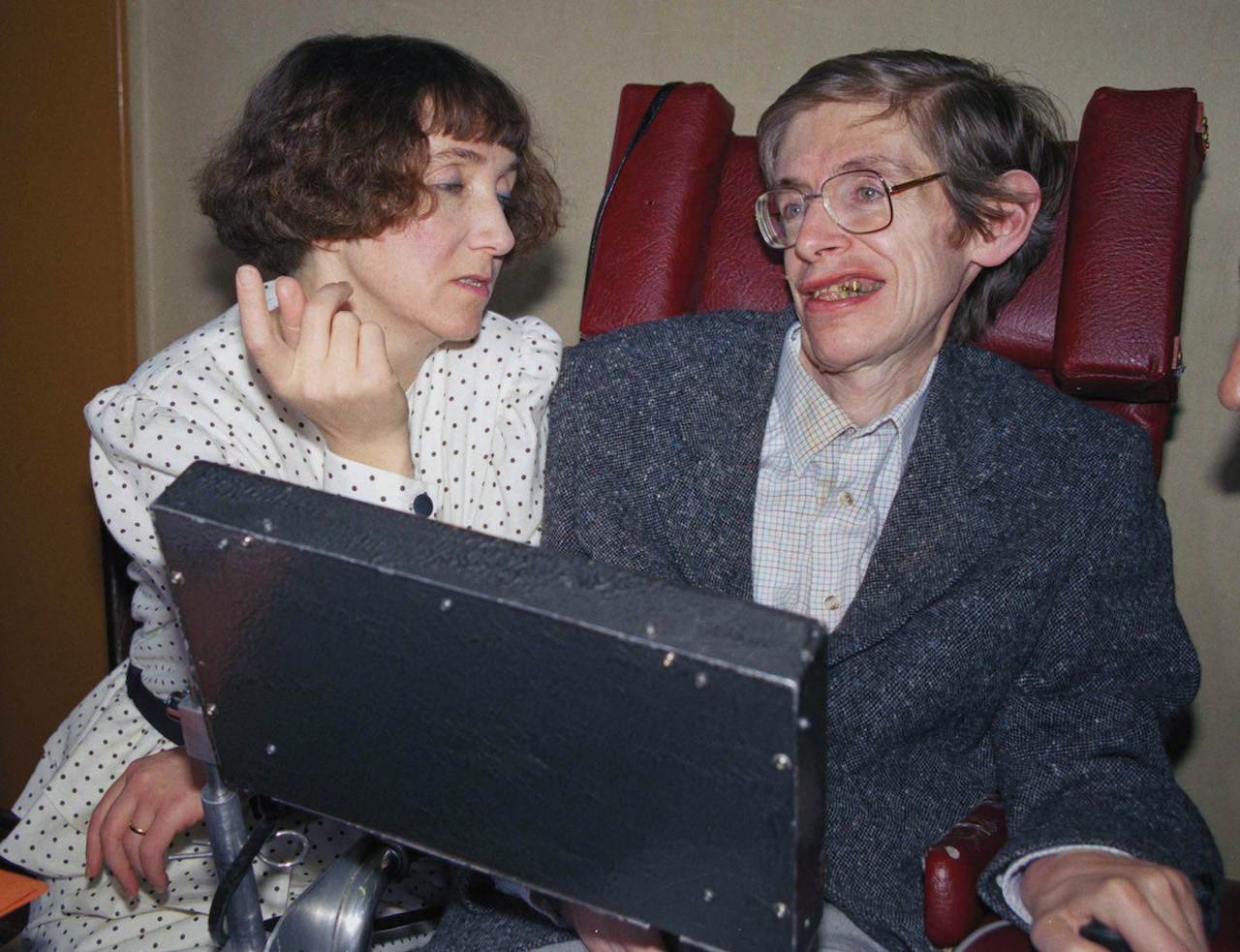 Stephen-Hawking-2001-tiempo-espacio-frontera