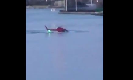 Helicóptero cae en río Este en Nueva York