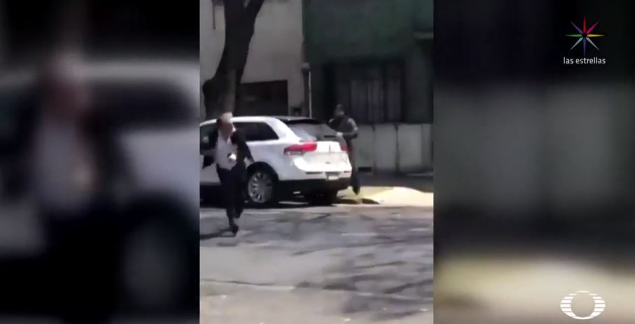 Hombre frustra asalto tras huir de un delincuente en la CDMX