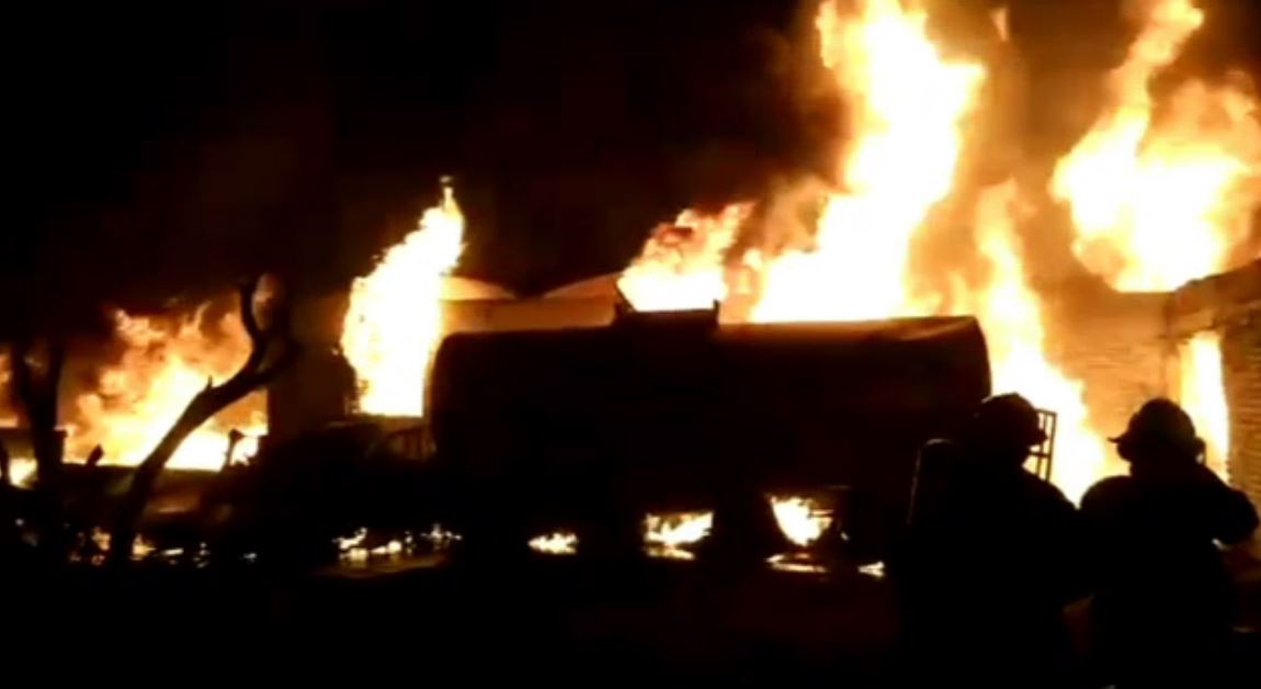 Se incendia bodega donde se almacenaba hidrocarburo en Jalisco