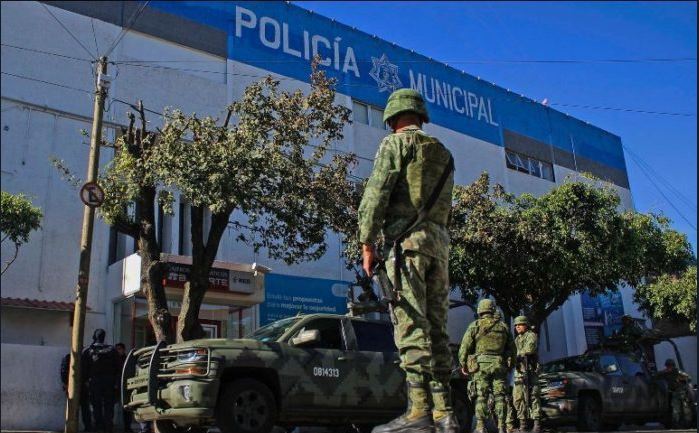 Policías de Tlaquepaque recibían dinero del crimen organizado, confirma Fiscalía de Jalisco