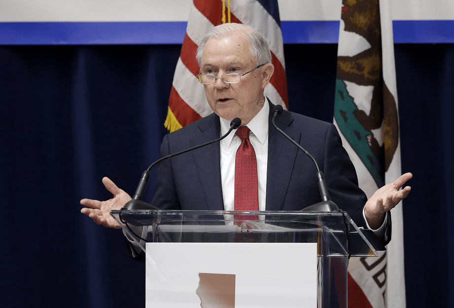 Jeff Sessions obligará a California a colaborar con la deportación de indocumentados