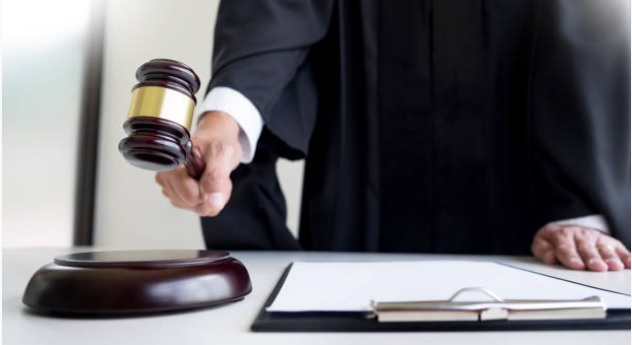 Suspenden a tres servidores por venta de exámenes para ser juez