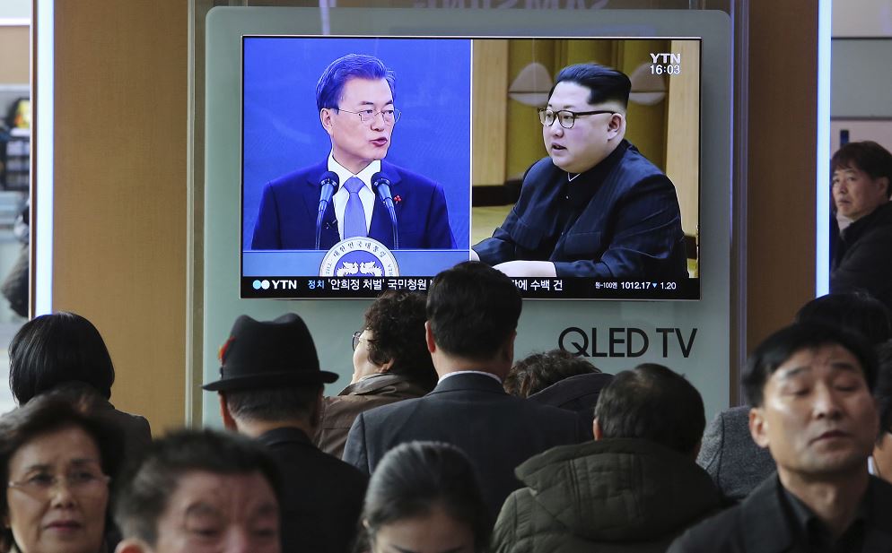 Las dos Coreas se reúnen para instalar línea telefónica entre Kim y Moon