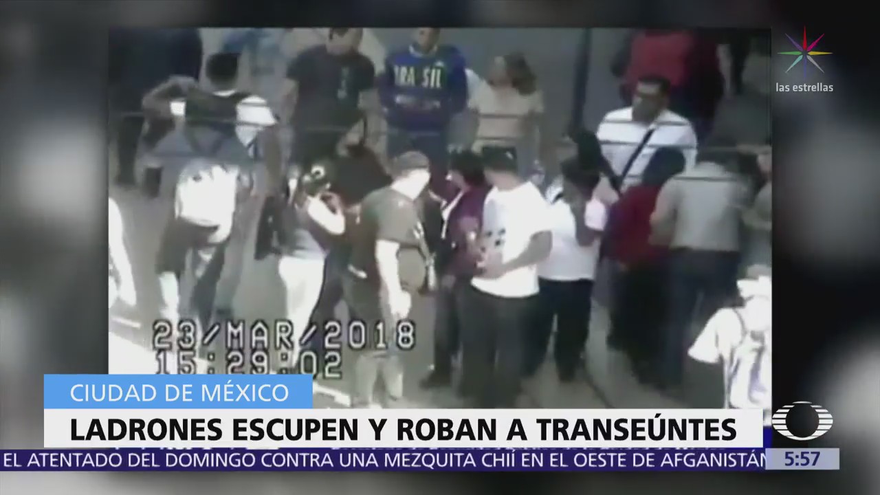 Ladrones escupen y roban a transeúntes en el Centro Histórico de CDMX