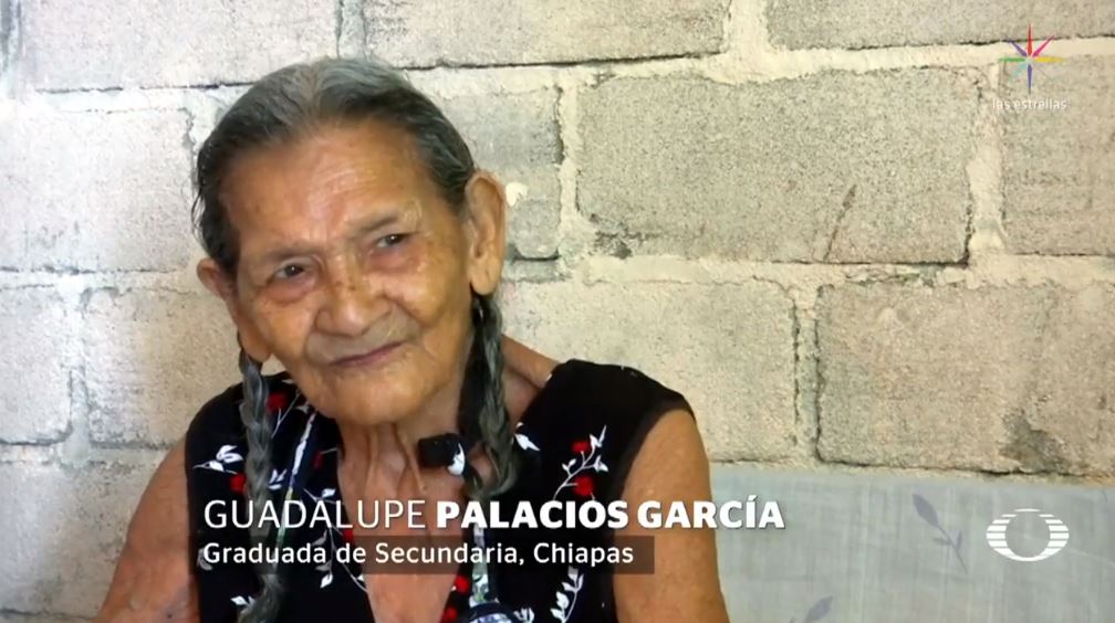 Esta abuelita mexicana aprendió a leer a los 95 años y quiere seguir estudiando