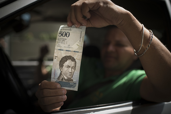 Maduro aumenta salario mínimo venezolanos séptima vez 14 meses