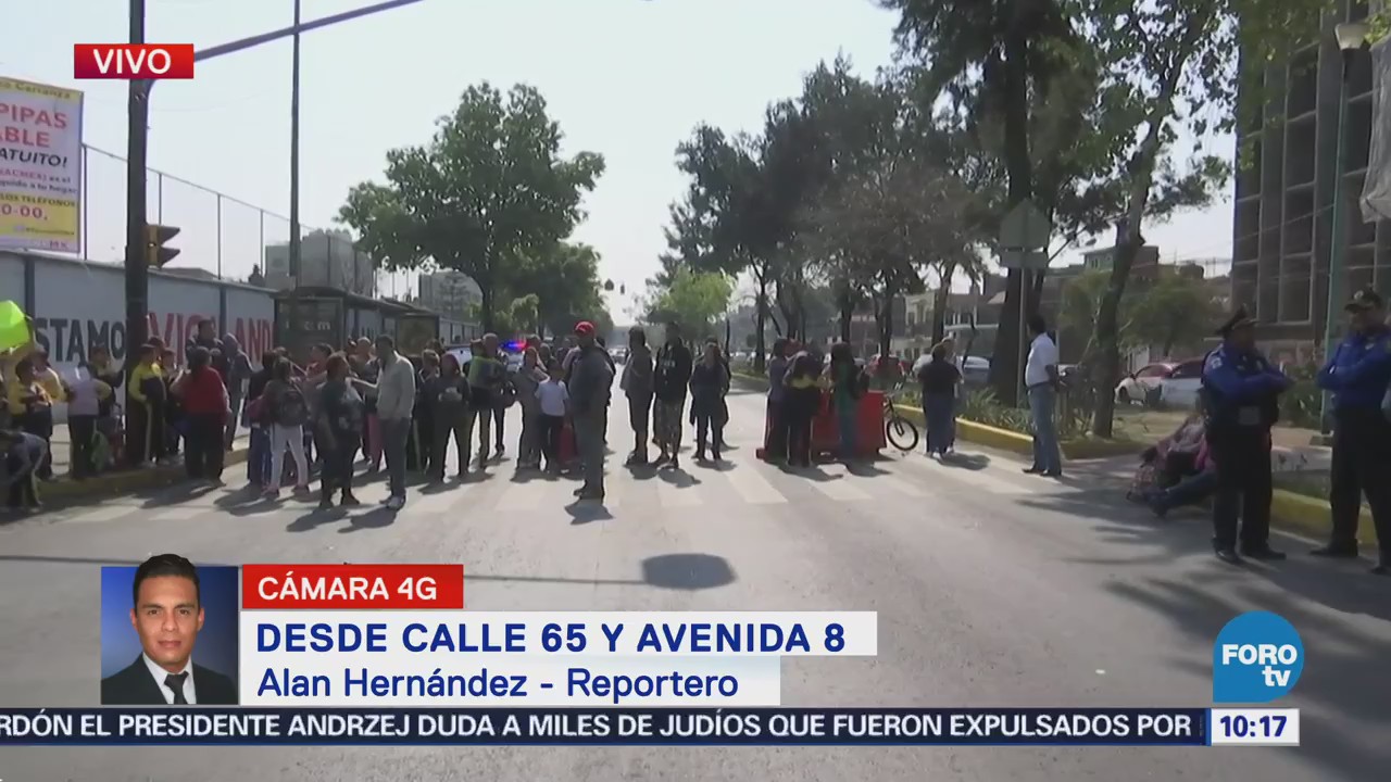 Manifestantes bloquean la calle 65, Venustiano Carranza