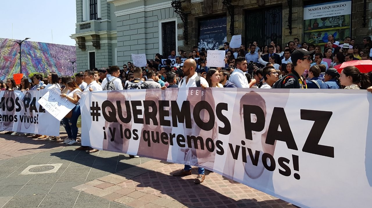 Manifestación y paro de labores por estudiantes desaparecidos en Jalisco