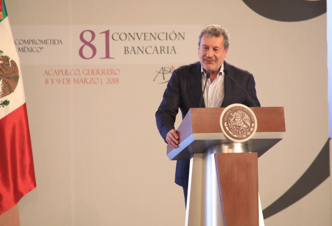 Banca reitera compromiso con México en convención con fuerte acento electoral