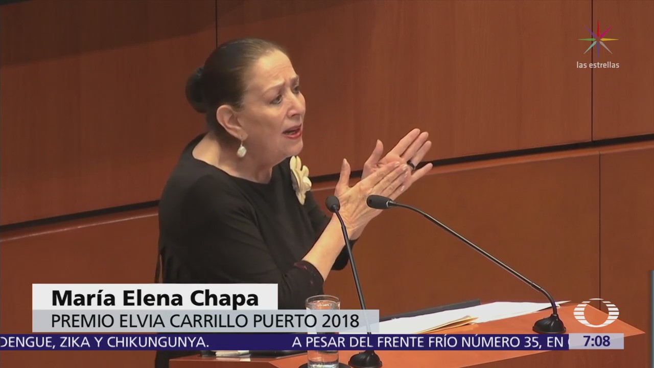 María Elena Chapa recibe reconocimiento 'Elvira Carrillo Puerto' en el Senado