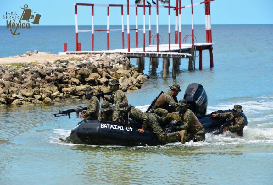 Marina realiza demostración de tácticas de combate en Campeche
