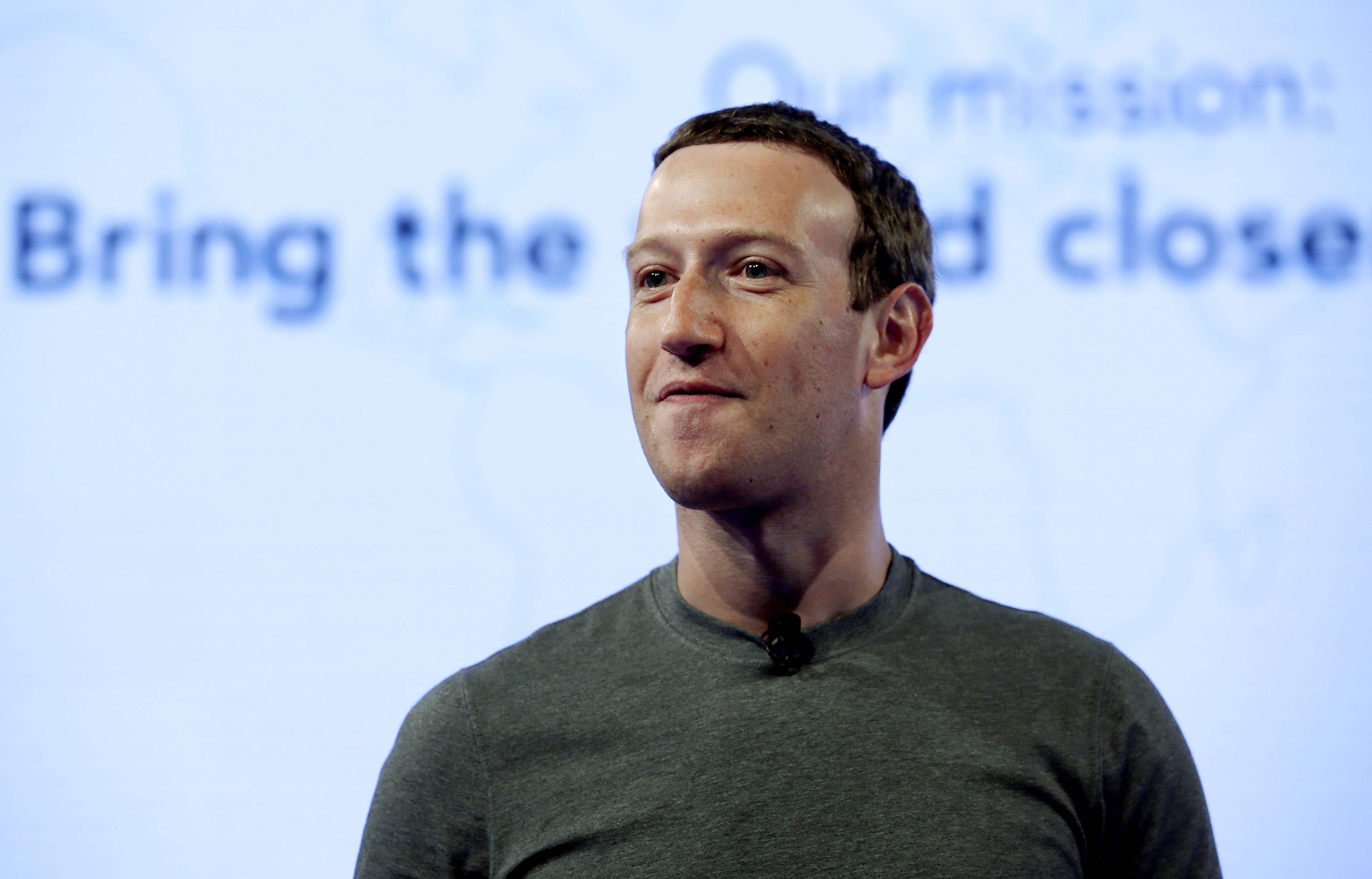 Londres dice que la respuesta de Zuckerberg sobre Facebook es insuficiente