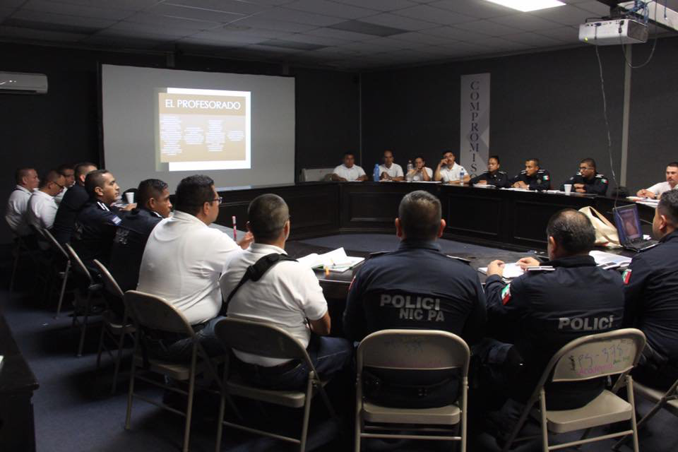 Jóvenes aspiran a ingresar a Academia de Policía de Cd. Juárez