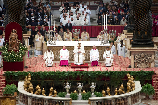 En misa Crismal, el papa Francisco pide a curas que sean cercanos