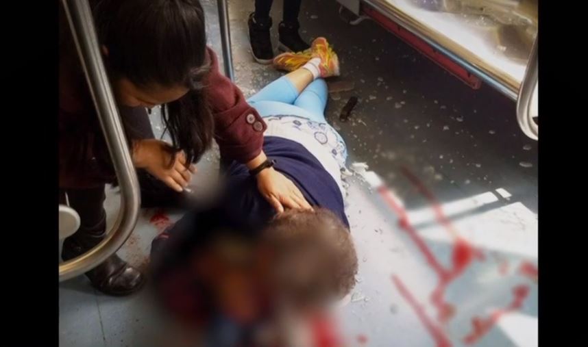 Mujer de la tercera edad resulta herida por pedrada en el Metro