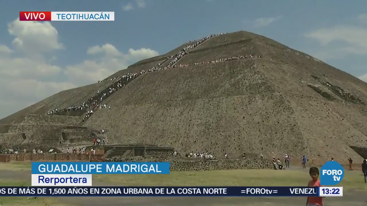 Sigue arribo de visitantes a Teotihuacán para 'cargar energía'