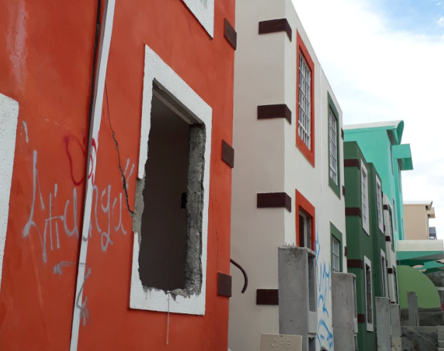 Damnificados de huracanes en Guerrero habitan viviendas en riesgo de colapso