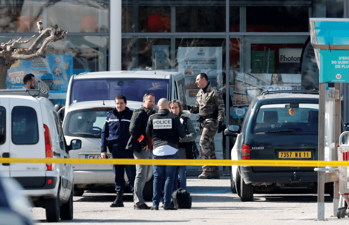Hombre que tomó rehenes en Francia mató a tres personas; dijo ser soldado del Estado Islámico