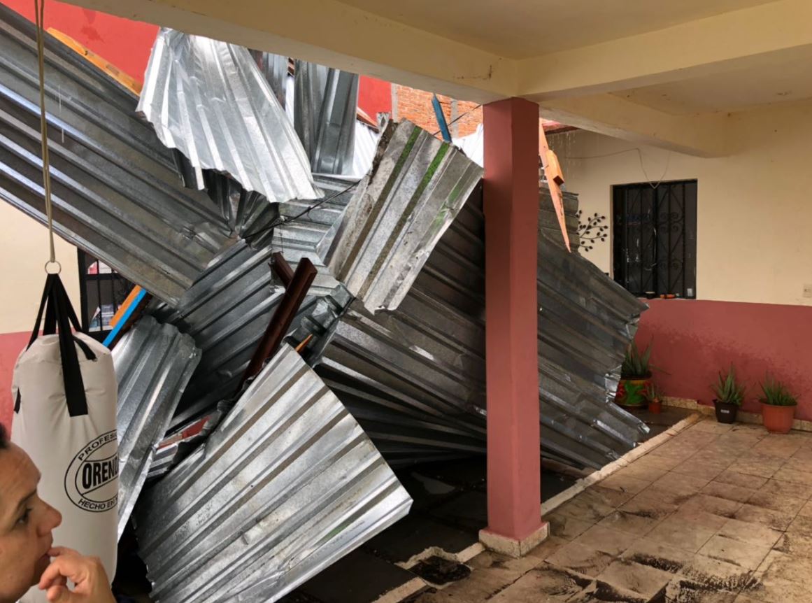 Remolino afecta 14 viviendas en San Cristóbal de las Casas, Chiapas