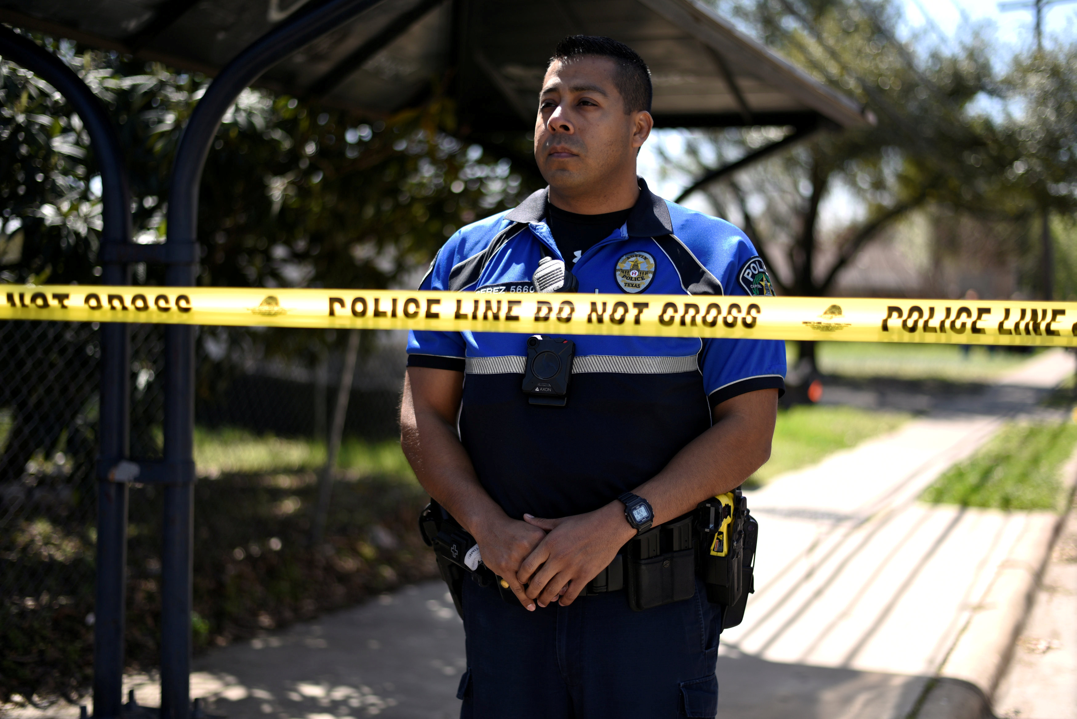 Policía busca responsable enviar paquetes bomba Texas
